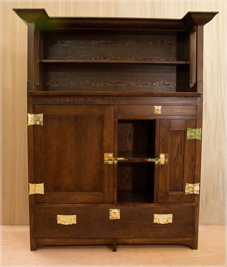 Hunterain sideboard (Front)