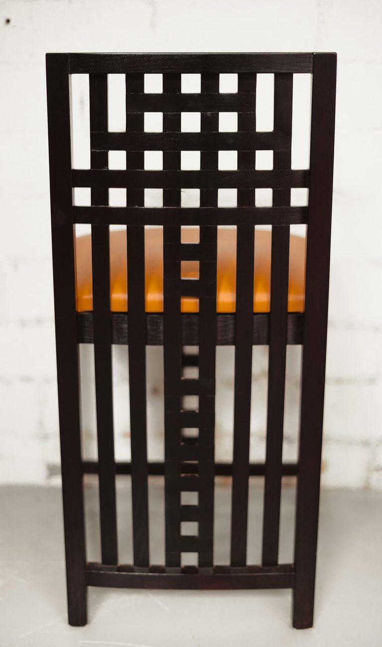Hous'Hill Bedroom Chair (Rear view)