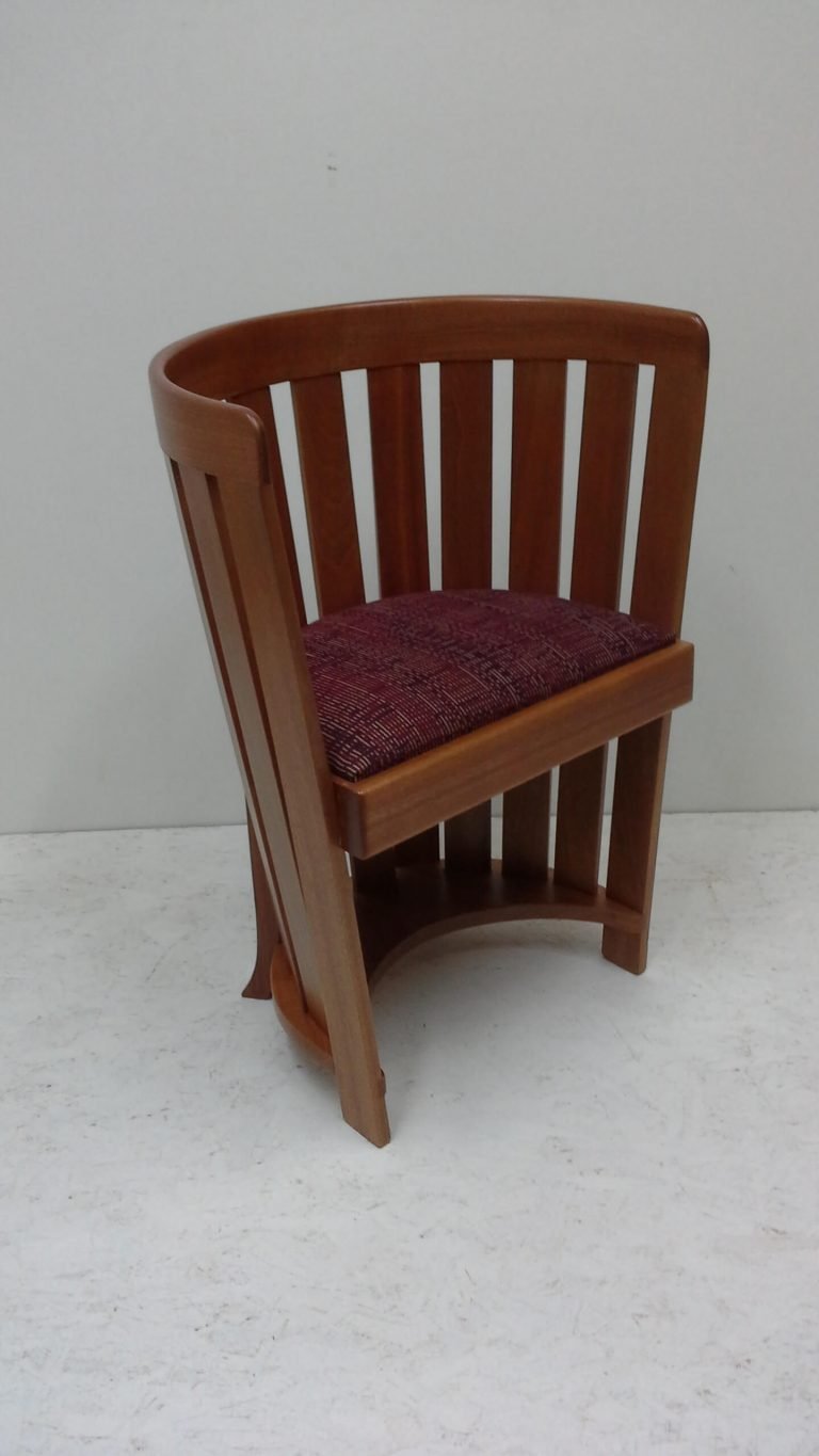 Barrel Chair in sepele wood