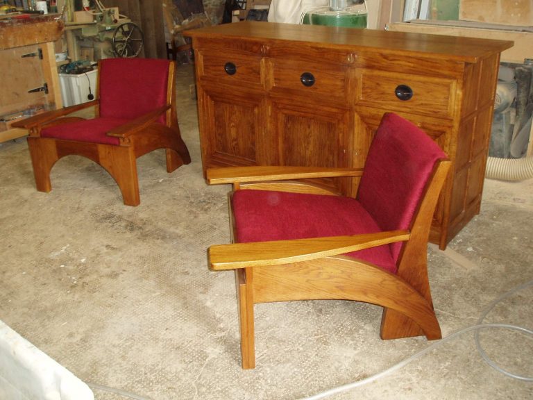 hill-house-easy-chair-circa-1904